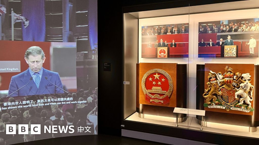 经历六年改造，重新构建的叙事登场。港英殖民历史被淡化，港督照片墙、港英旗被拆走；展板不再提“六七暴动”，“六四事件”亦被淡化为“春夏之交的政治风波”。