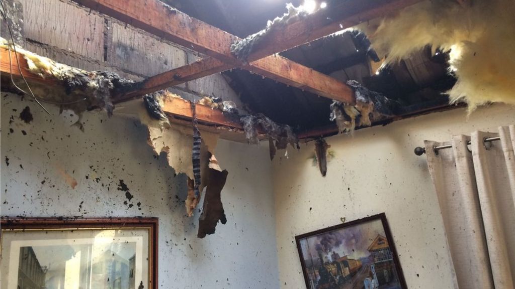 Flat's Roof Set Ablaze By Lightning Strike In Bradwell - Bbc News