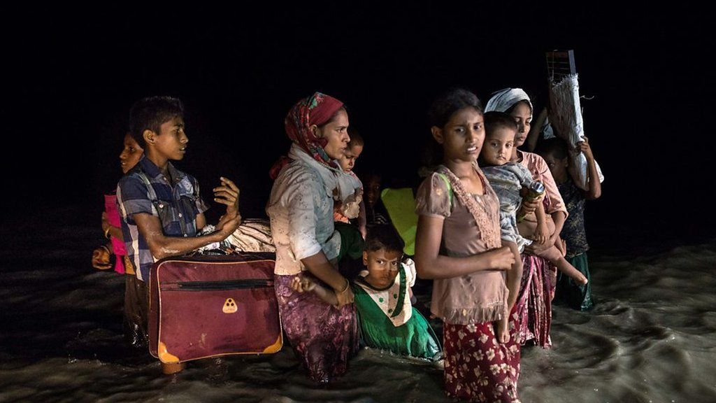 Rohingya refugees fleeing