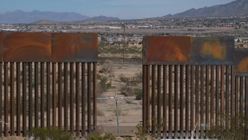 mexican-building-us-wall-says-family-jokes-about-leaving-gap-bbc-news