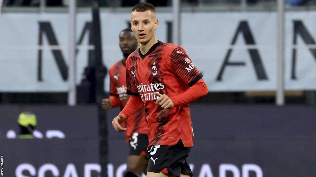 Francesco Camarda playing for AC Milan