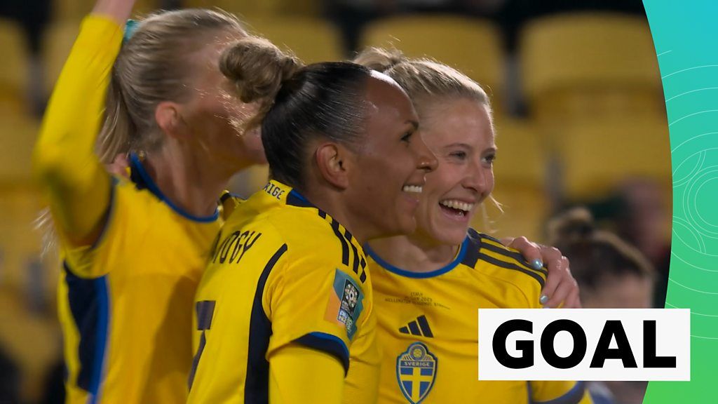 'Incredible' Blomqvist caps 5-0 Sweden win over Italy