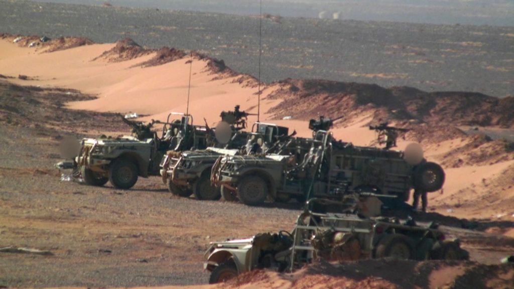 Syria war: US-led coalition 'strikes pro-Assad convoy'