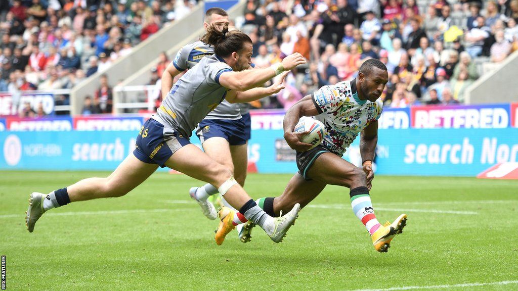 Super League: Wakefield 4-30 Leigh - 12-man Leopards coast to victory ...