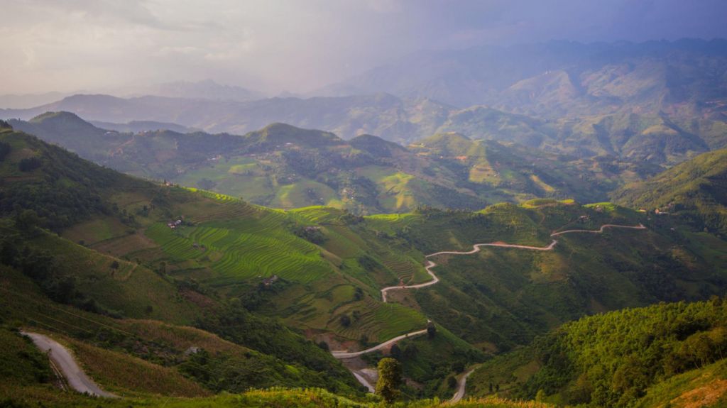 A mountain road in Ha Giang province