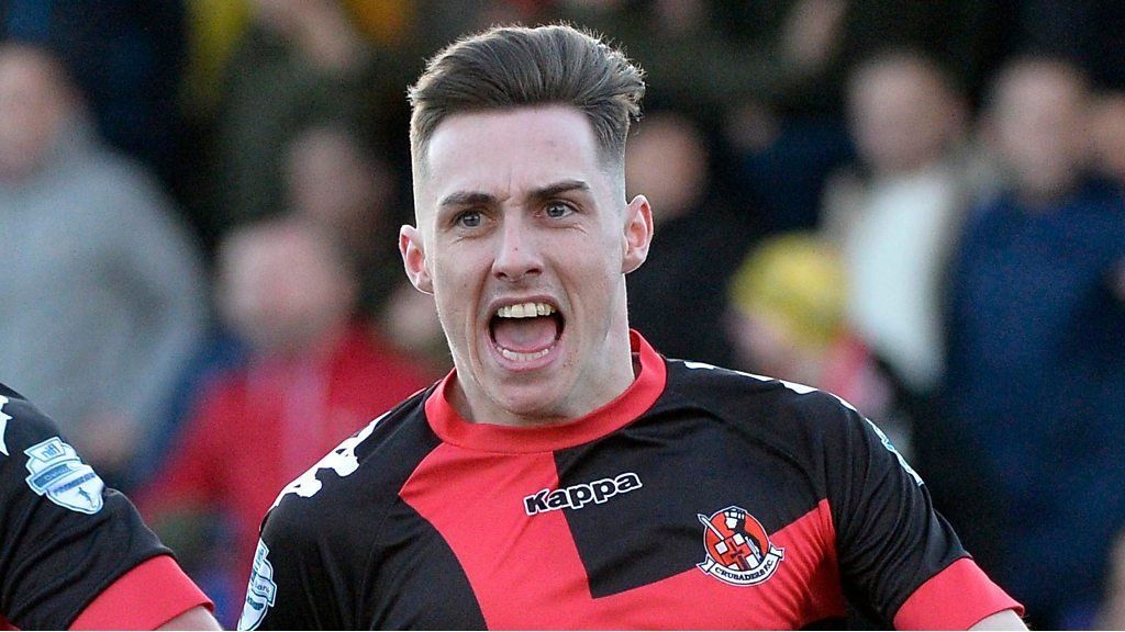Irish Premiership Crusaders 20 Cliftonville BBC Sport