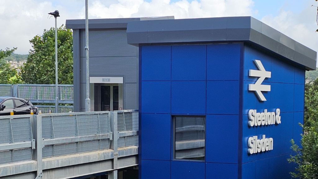 Steeton and Silsden station's new multi-storey car park opens - BBC News