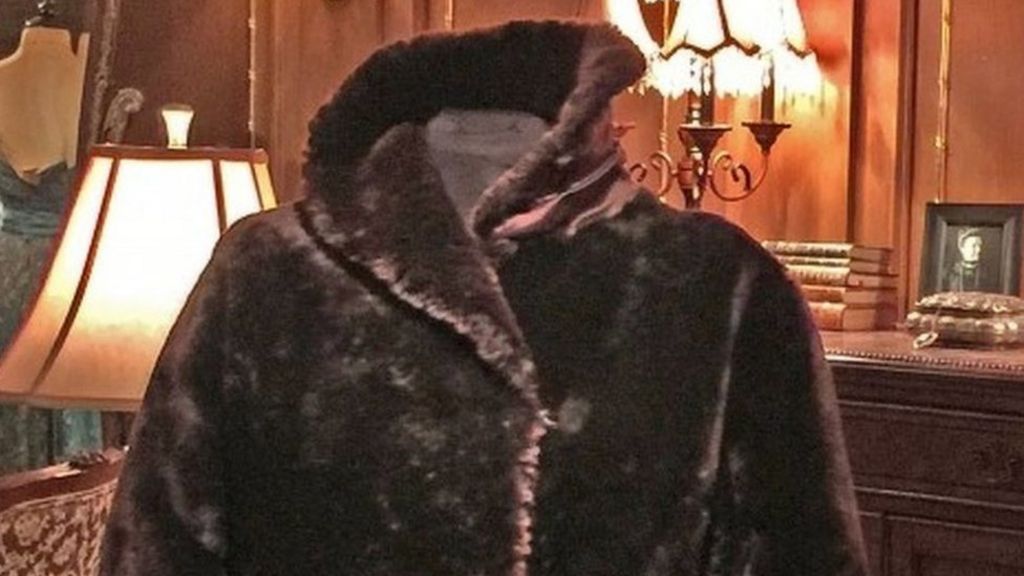 Fur coat worn by Titanic stewardess sells for £150,000