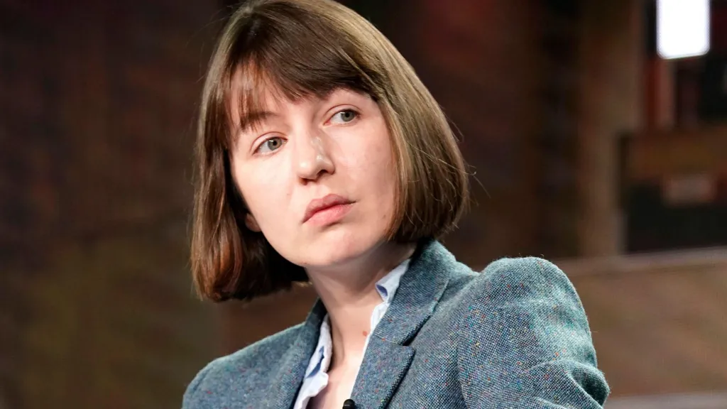 Los libros de Sally Rooney podrían ser retirados de la venta en el Reino Unido debido a la prohibición de la Acción Palestina, según informó el tribunal