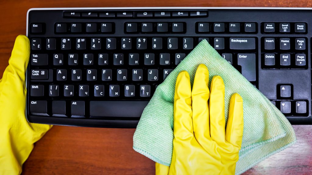 Cleaning a keyboard