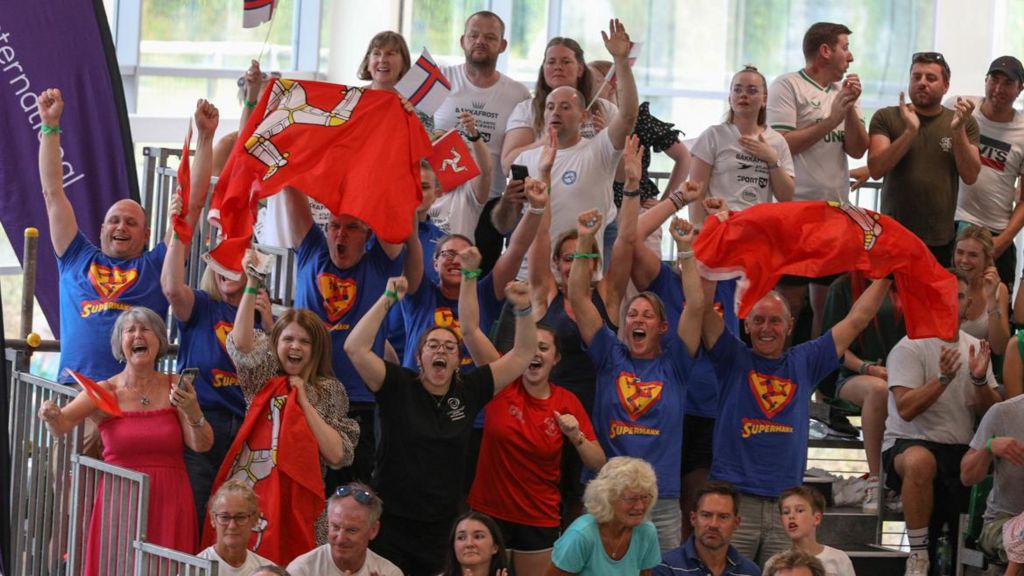 Manx supporters cheering