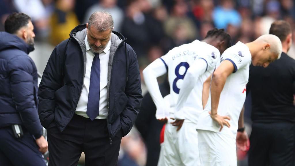 Ange Postecoglou, manager of Tottenham Hotspur, looks dejected