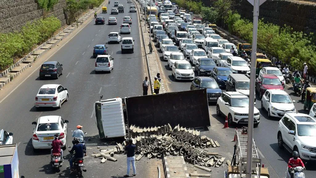 A Death Every 3 Minutes: Why India's Roads Are Among the World's Deadliest 2 eaf02230 1b8d 11f0 a41a f958588b1b99.jpg