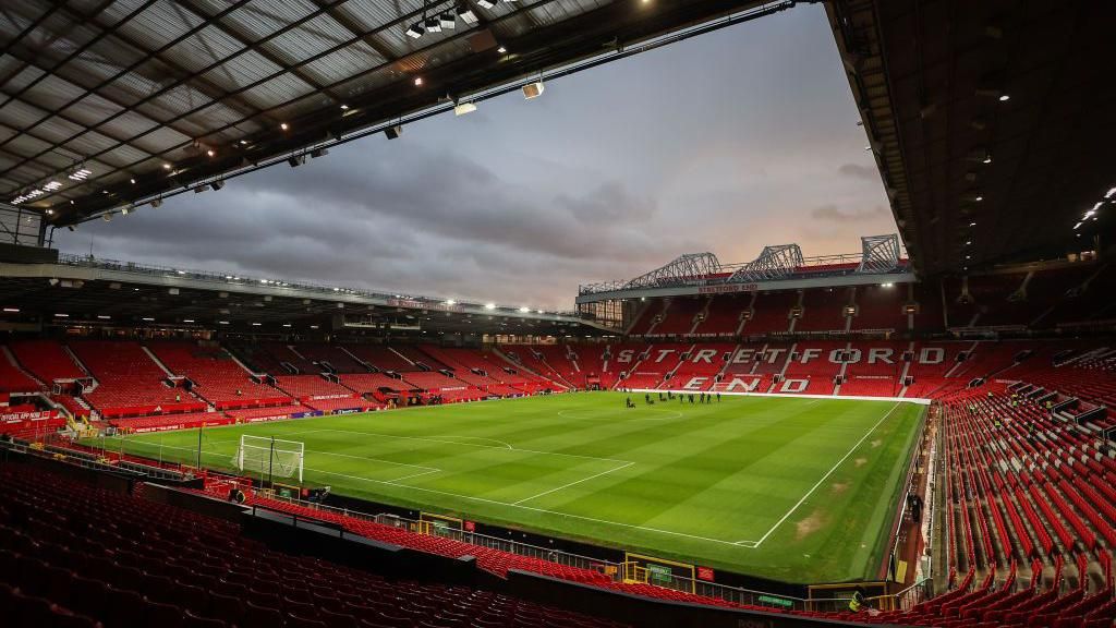 Manchester United: Old Trafford future plans - BBC Sport