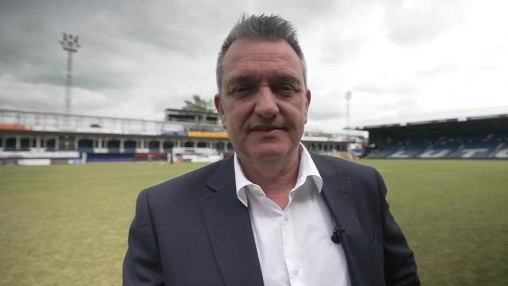 Gary Sweet, Luton chief executive