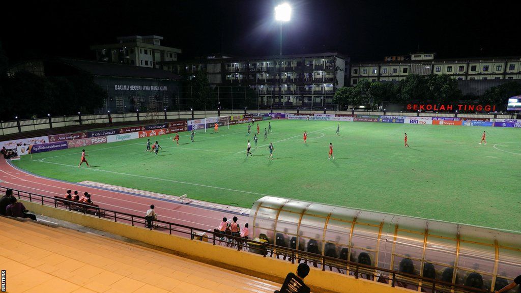 Match between Arema FC and Persebaya Surabaya is played behind closed doors