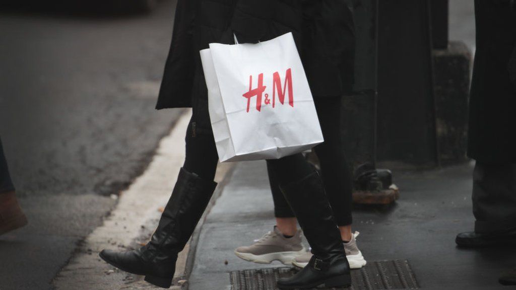 H&M sees discounting as sales drop - BBC News