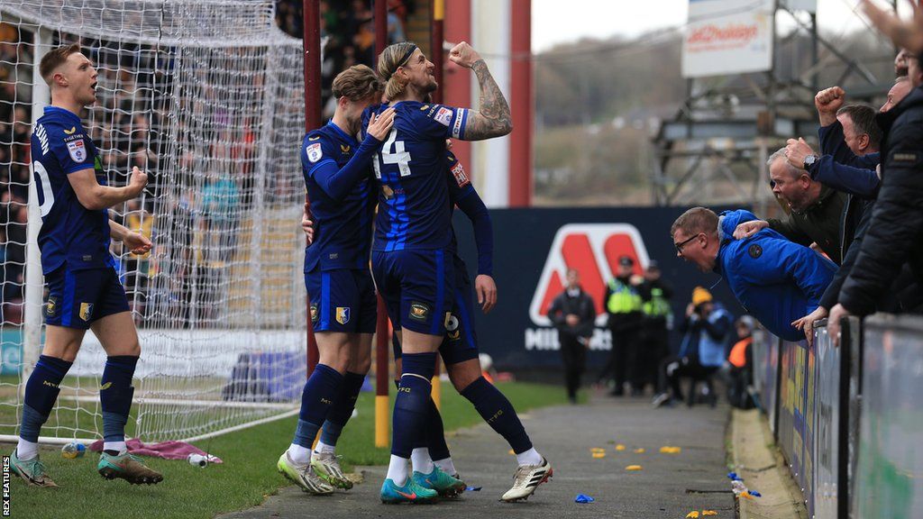 Mansfield players celebrating