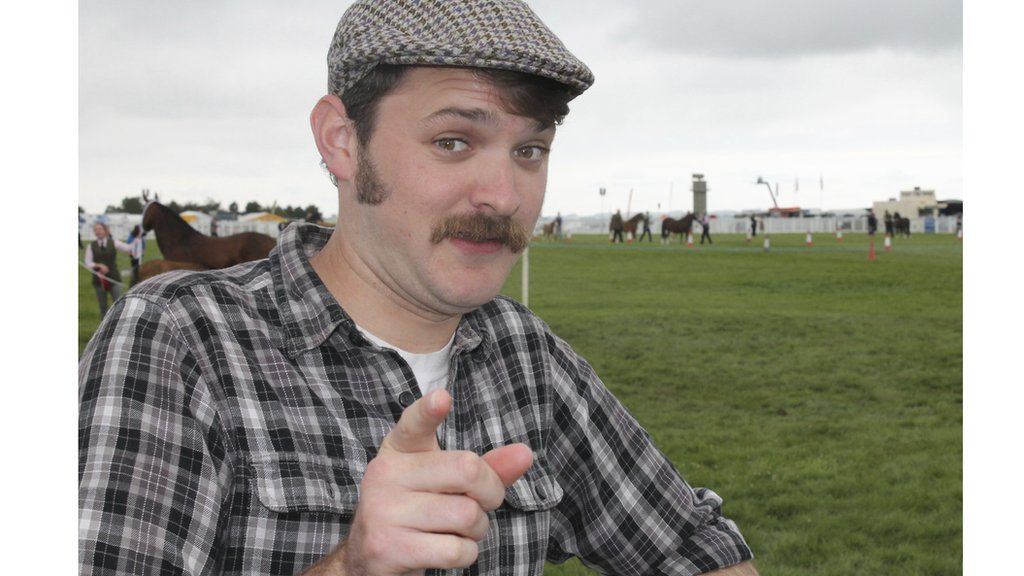 The Welsh Whisperer ydy hwn nid 'horse whisperer'