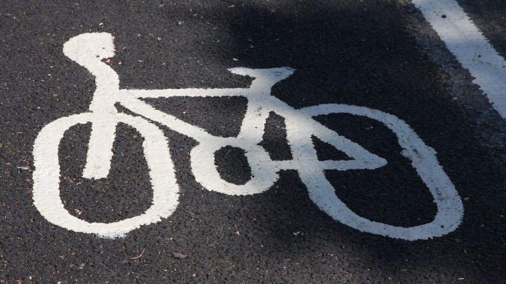 Cycle symbol on the road