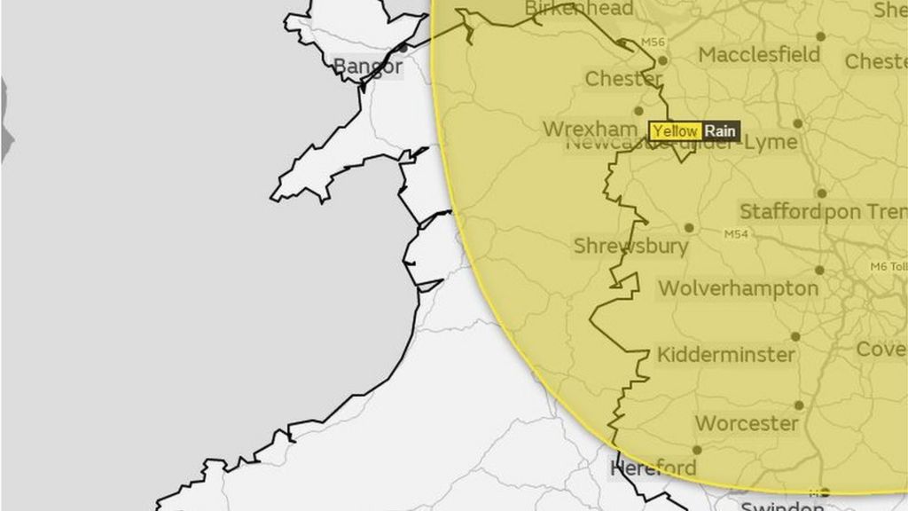 Thunderstorms and 'torrential' rain warning in Wales