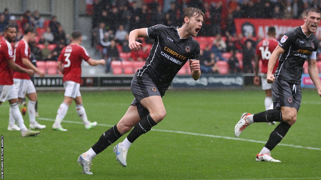 Declan Drysdale in action for Newport at Salford earlier this season