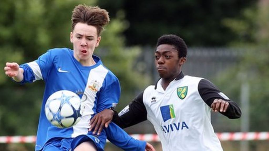 Foyle Cup provides showcase for young footballers - BBC Sport