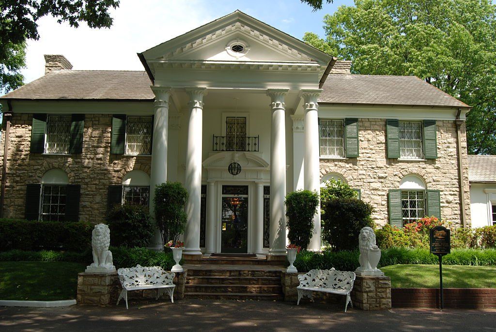 Graceland mansion.