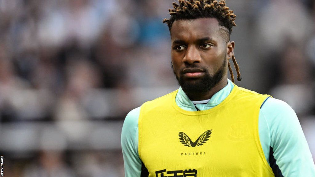 Allan Saint Maximin Winger Leaves Newcastle For Saudi Arabian Side Al Ahli Bbc Sport 