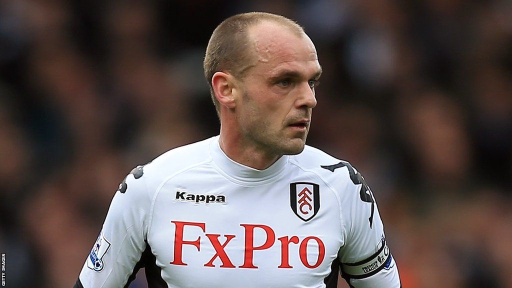 Danny Murphy playing for Fulham in the Premier League