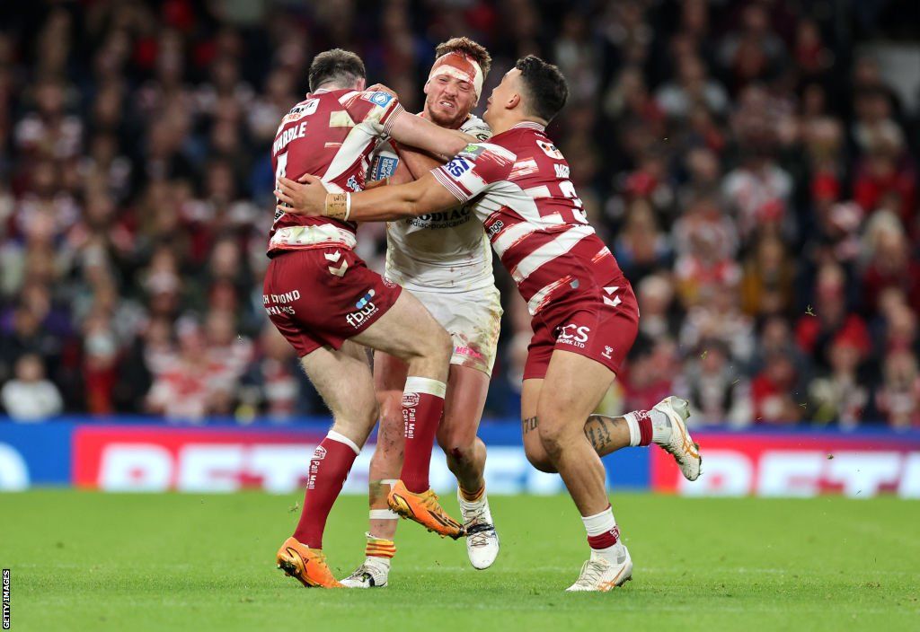 The RFL agrees to lower tackle height for all levels from 2025 - BBC Sport