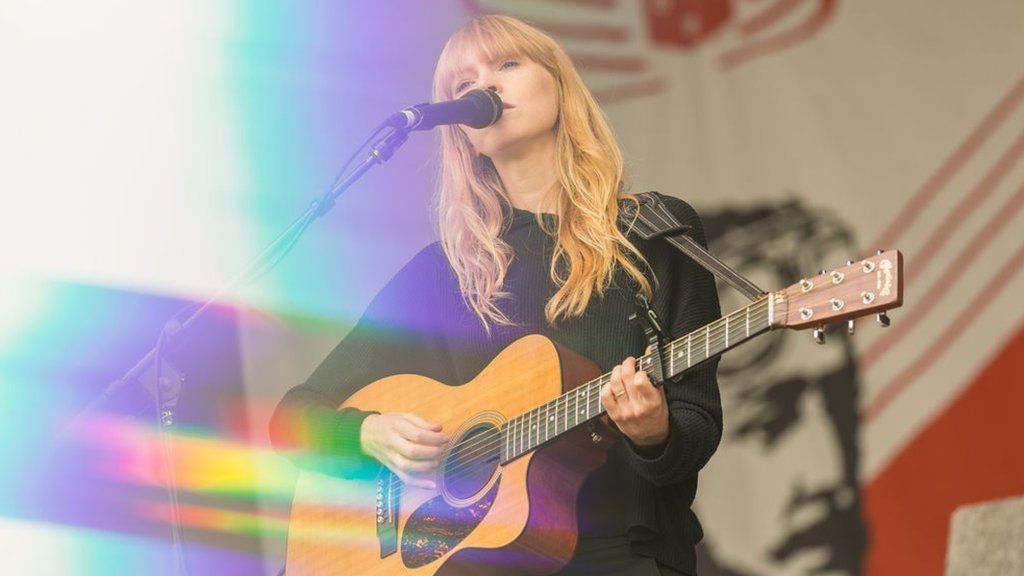 Lucy Rose Wrote An Album, Then She Realised She Needed Help - Bbc News