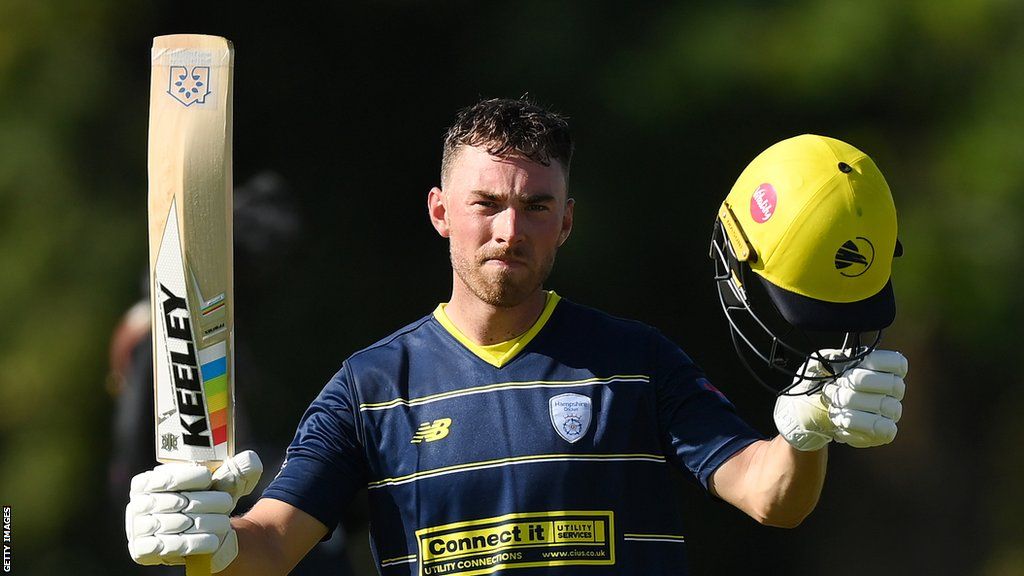 Joe Weatherley playing One-Day Cup cricket for Hampshire at Surrey