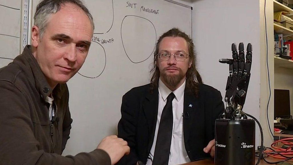 The robot hand that shadows your movements