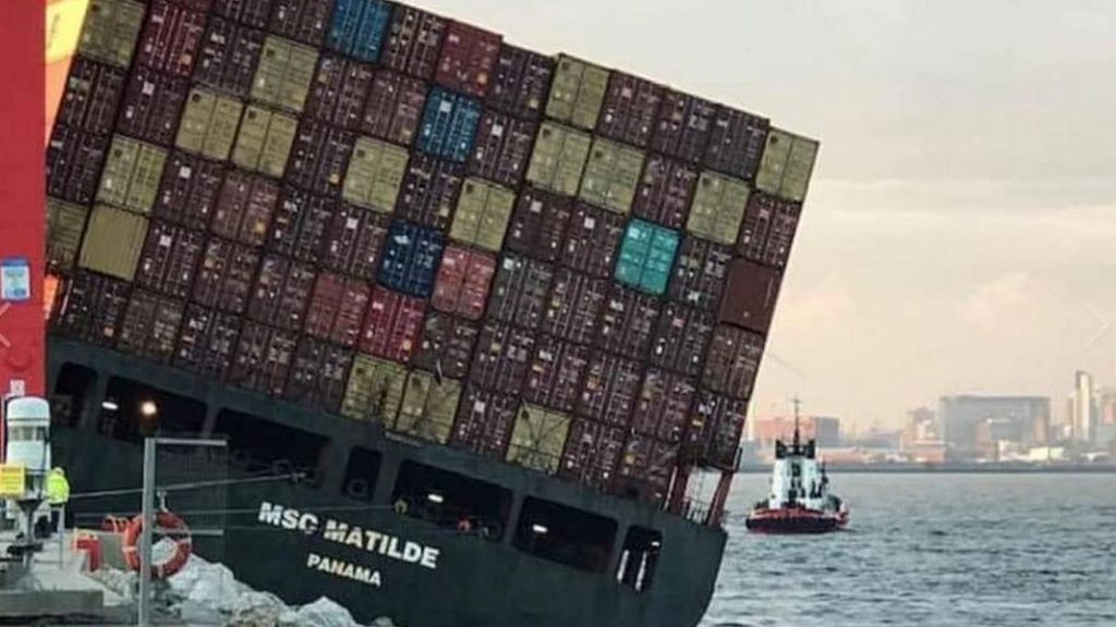 Crew evacuated from tilting cargo ship in Liverpool - BBC News
