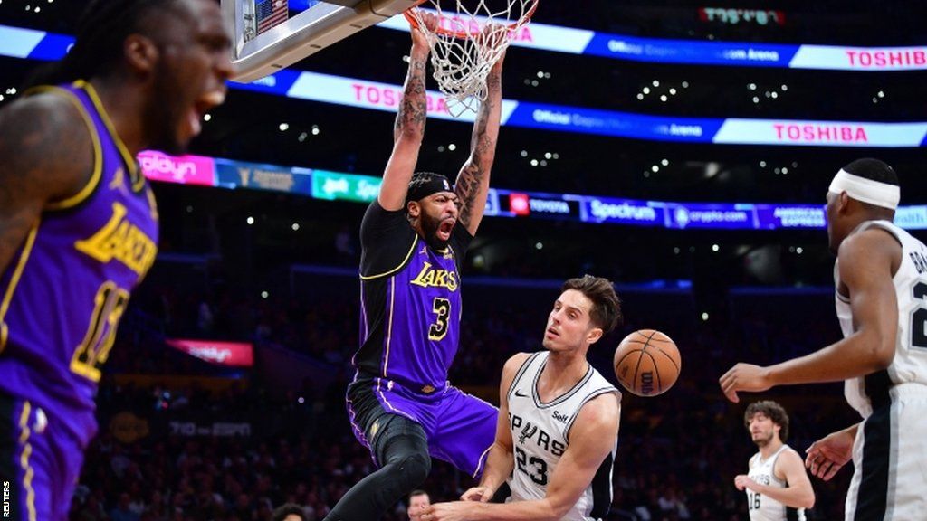 NBA: LeBron James stars as Los Angeles Lakers beat Victor Wembanyama's San  Antonio Spurs - BBC Sport