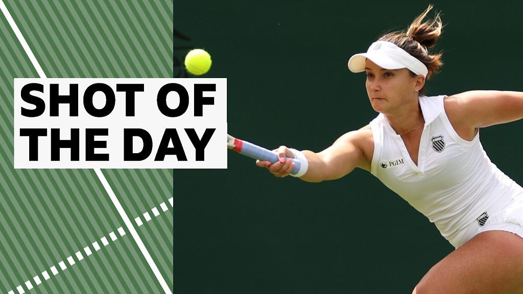 Wimbledon 2023: Lauren Davies takes best shot of day one