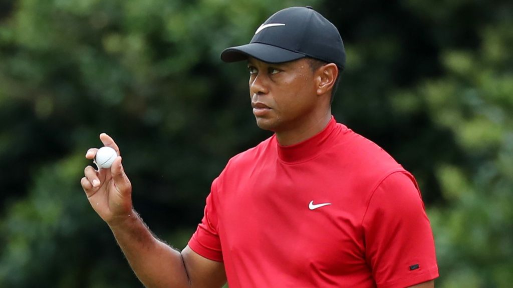 Masters 2019: Tiger Woods takes two-shot lead after birdies on 15 & 16 ...