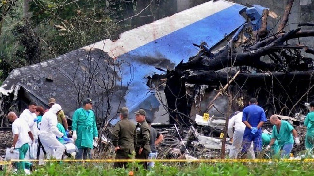 Investigators at Cuba plane crash site