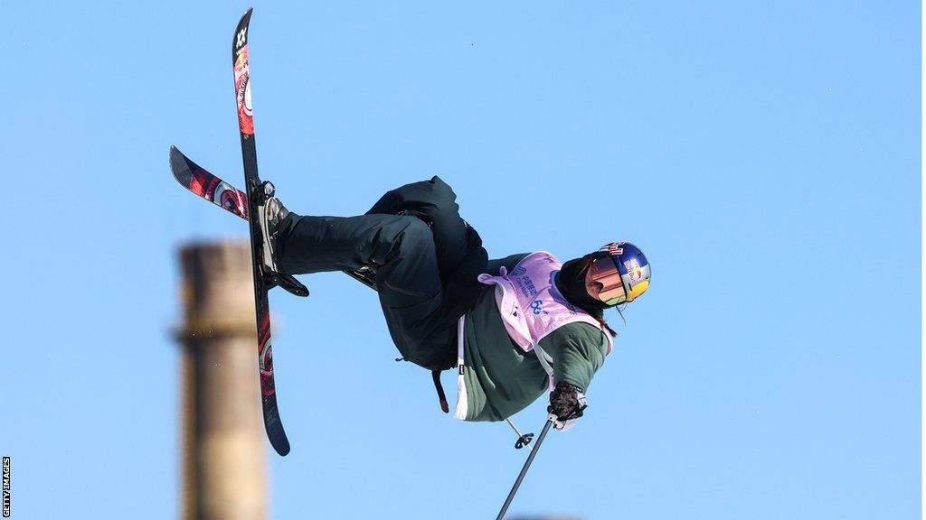 Skier Kirsty Muir in action