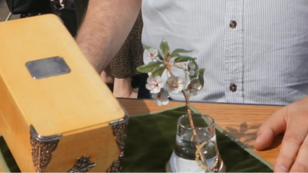 Antiques Roadshow Faberge ornament 'valued at £1m'