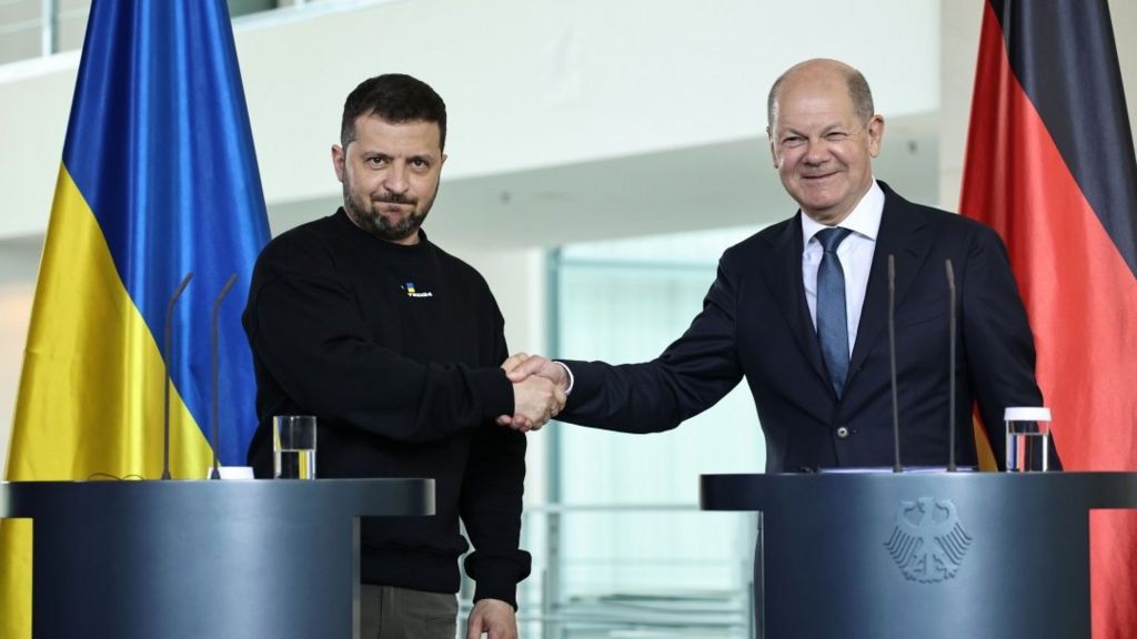 Ukrainian President (left) and German Chancellor Olaf Scholz in Berlin. Photo: 14 May 2023