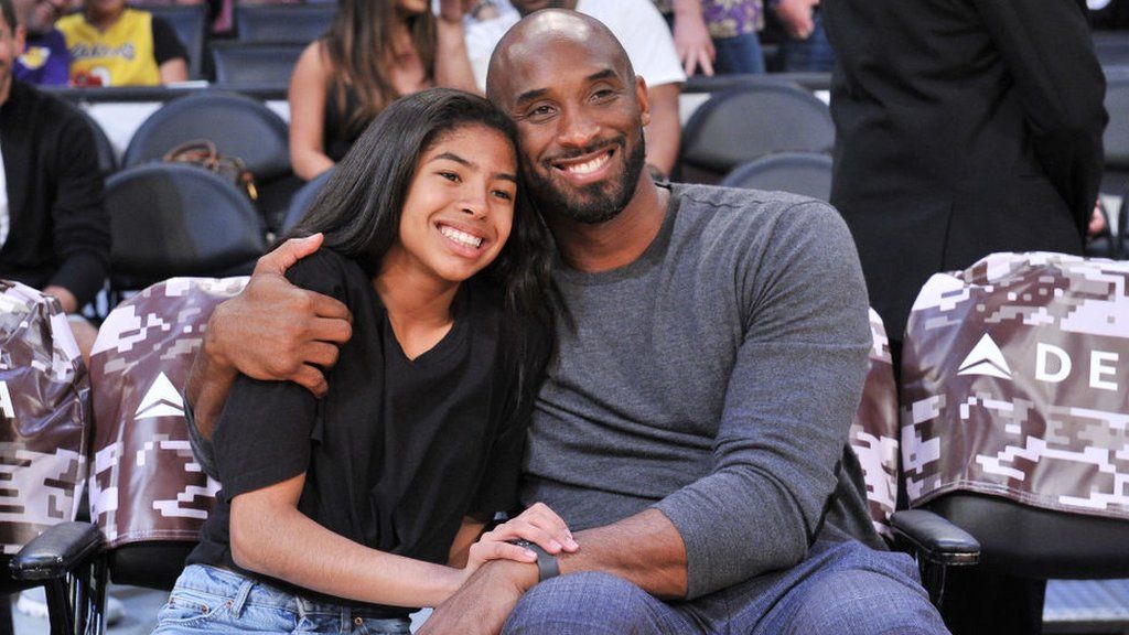 Kobe Bryant hugging his daughter Gianna