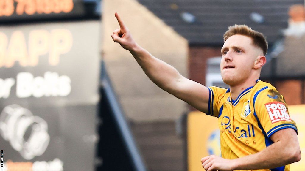 Davis Keillor-Dunn celebrates a goal for Mansfield Town