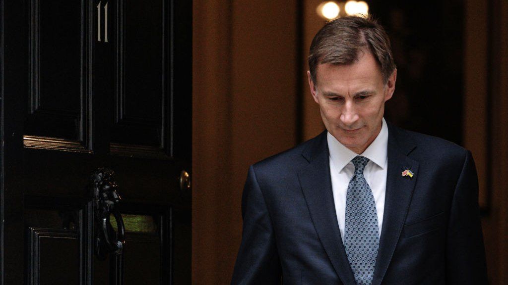 Jeremy Hunt walks out of 11 Downing Street