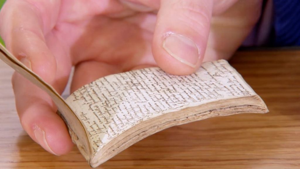 Shakespearean notepad stuns Antiques Roadshow expert