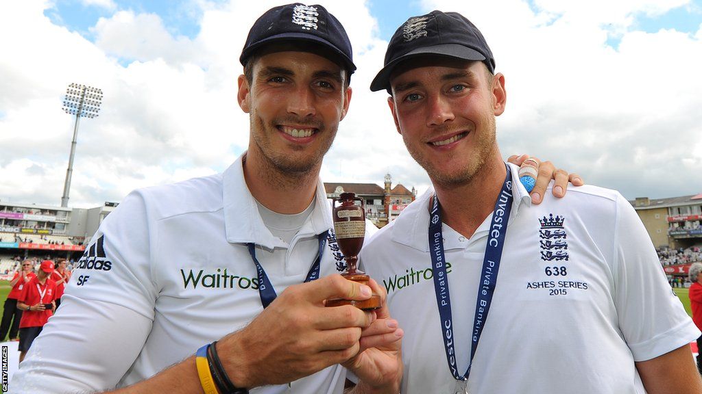 Steven Finn and Stuart Broad hold the Ashes urn at the Kia Oval after England's 2015 series win over Australia