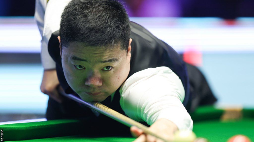 English Open Ding Junhui docked frame for wearing wrong trousers BBC