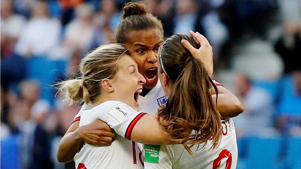 England's players celebrate scoring against Norway at the Women's World Cup