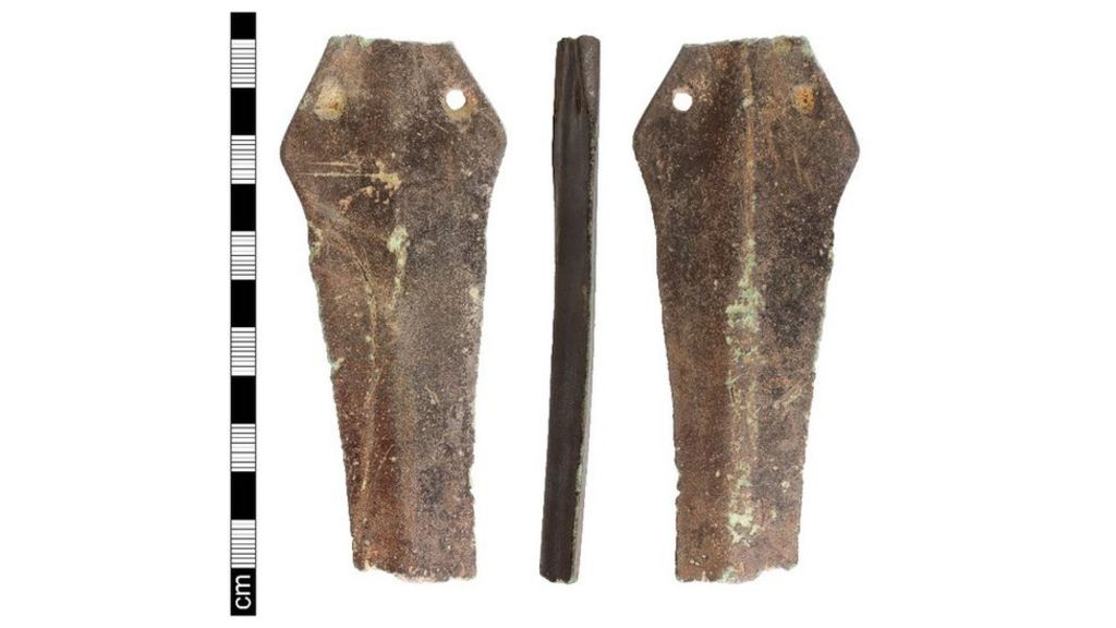 Bronze Age Sword Piece Found In Norfolk Linked To Hoard Bbc News